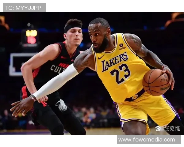 湖人对阵热火精彩比赛录像回顾与赛后分析全程解读