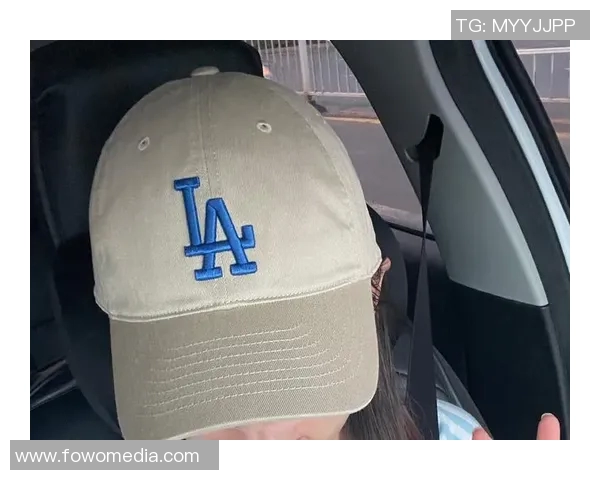 探索MLB棒球帽的魅力与风格如何成为时尚潮流的标志性单品 探索MLB棒球帽的魅力与风格如何成为时尚潮流的标志性单品
