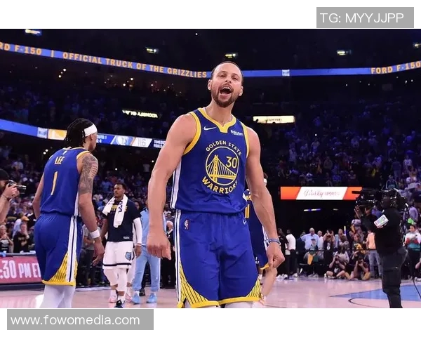 勇士与雄鹿激战正酣NBA直播精彩瞬间回顾与分析